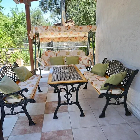 αγριελιά Γάιος